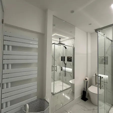 Daire De Lux Cu 3 - Zona Centrala Ion Mihalache