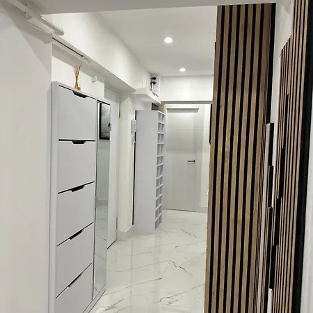 Daire De Lux Cu 3 - Zona Centrala Ion Mihalache Bükreş