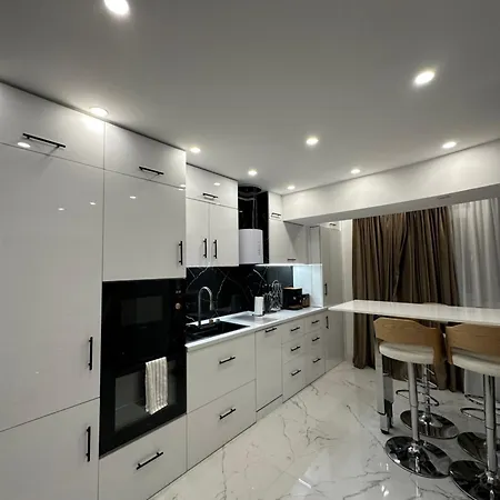 De Lux Cu 3 - Zona Centrala Ion Mihalache Apartment