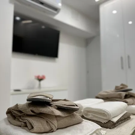 De Lux Cu 3 - Zona Centrala Ion Mihalache * Bucarest