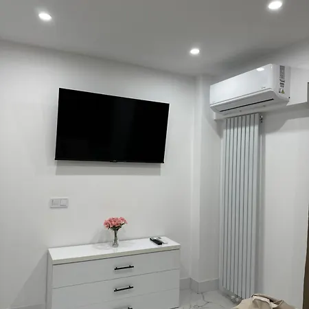 Daire De Lux Cu 3 - Zona Centrala Ion Mihalache *