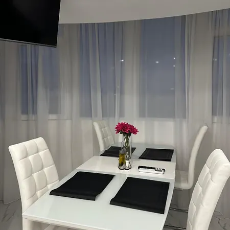 De Lux Cu 3 - Zona Centrala Ion Mihalache Apartment Bukarest