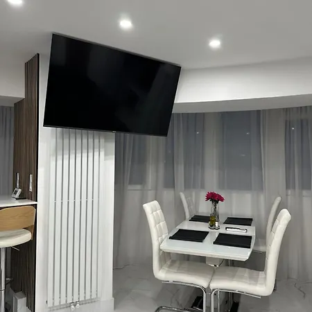 De Lux Cu 3 - Zona Centrala Ion Mihalache Bucarest