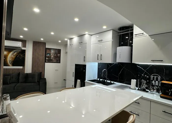 De Lux Cu 3 - Zona Centrala Ion Mihalache * Bukarest