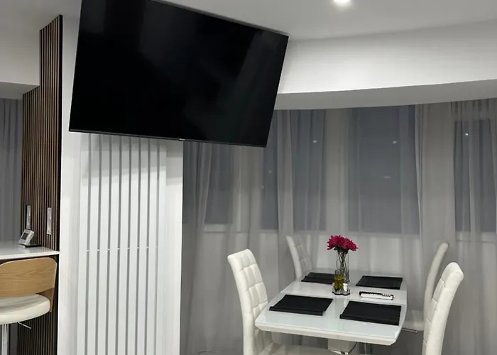 De Lux Cu 3 - Zona Centrala Ion Mihalache Bukarest