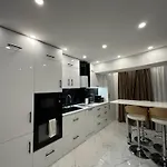 De Lux Cu 3 - Zona Centrala Ion Mihalache Apartman