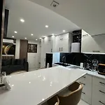 De Lux Cu 3 - Zona Centrala Ion Mihalache * Bukarest