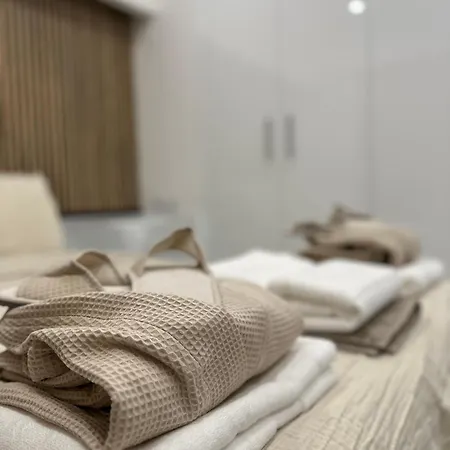 De Lux Cu 3 - Zona Centrala Ion Mihalache