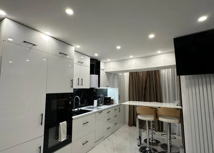 De Lux Cu 3 - Zona Centrala Ion Mihalache *