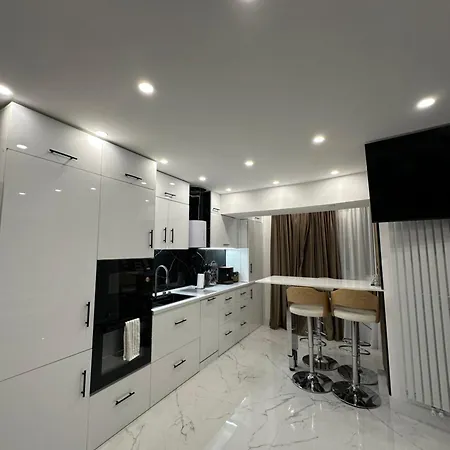 De Lux Cu 3 - Zona Centrala Ion Mihalache *